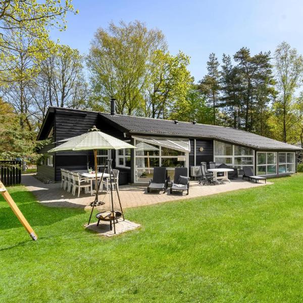 Awesome Home In Glesborg With Kitchen
