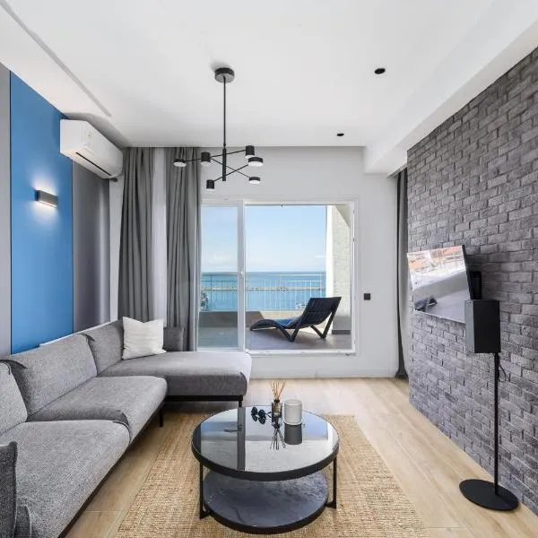 Oddity Seafront Penthouse Apartments, hotel in Thessaloniki