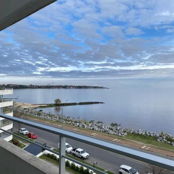 Mono Balcón Vista al Río Nª 605, Colonia del Sacramento, хотел в Колония дел Сакраменто