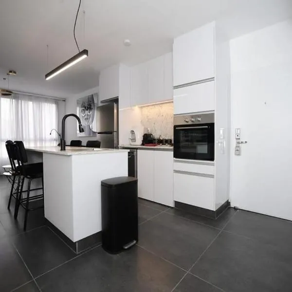 Z-32 Luxury Boutique Apartment, hotel u gradu Eliat