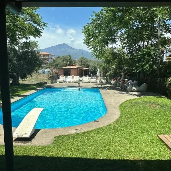 Ottomood B&B and Apartments,位于Tremestieri Etneo的酒店