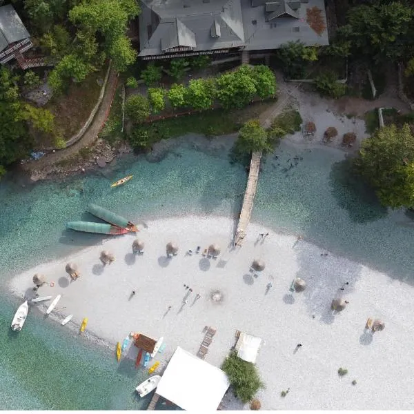 Park Blini Shala River, hotel in Mollʼ e Shoshit