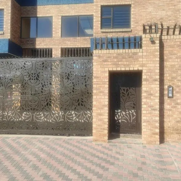 Brand new crane Apartments, viešbutis mieste Lenasia