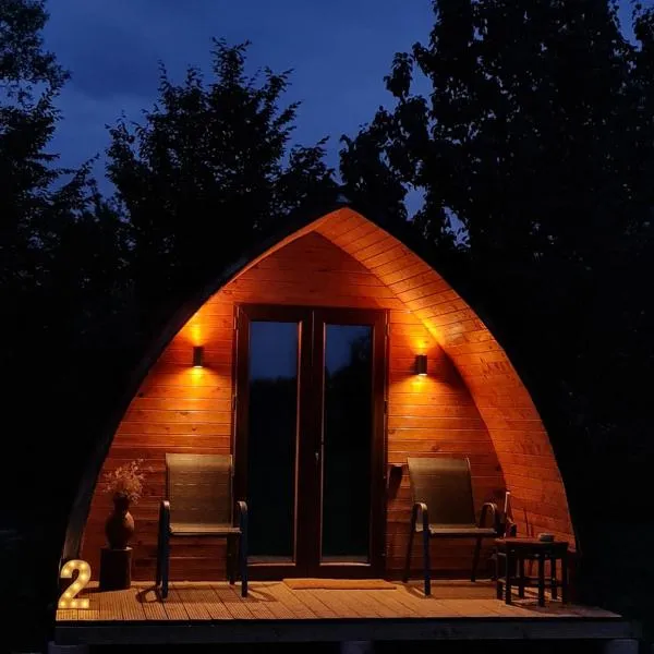 Căsuțe în mijlocul naturii - Wild Camp Avrig, hotel in Avrig