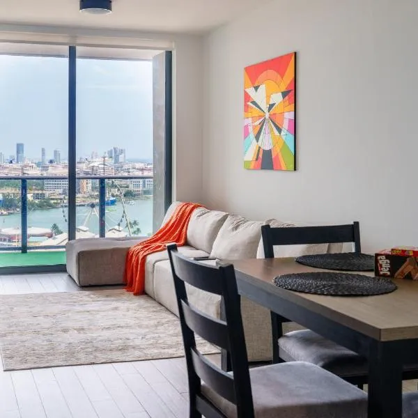 Vibrant Downtown Miami Gem - 2BR, near Port of Miami & Entertainment, hotel in Miami
