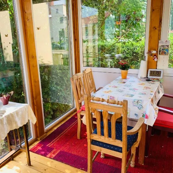 Ferienwohnung Juttchen, hotel v destinaci Roßleben