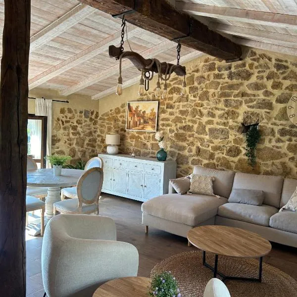 La Esencia Casa Rural, hotel in Cortes de Arenoso