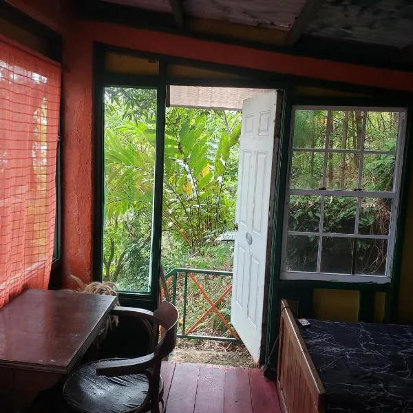 Blue Mountain Wilderness Retreat Jamaica House, hotel em Port Antonio