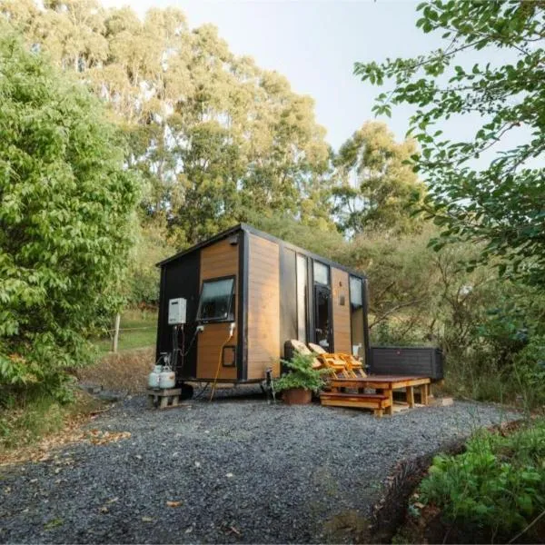 Tranquility Tiny House by Tiny Away, hotel di Owaka