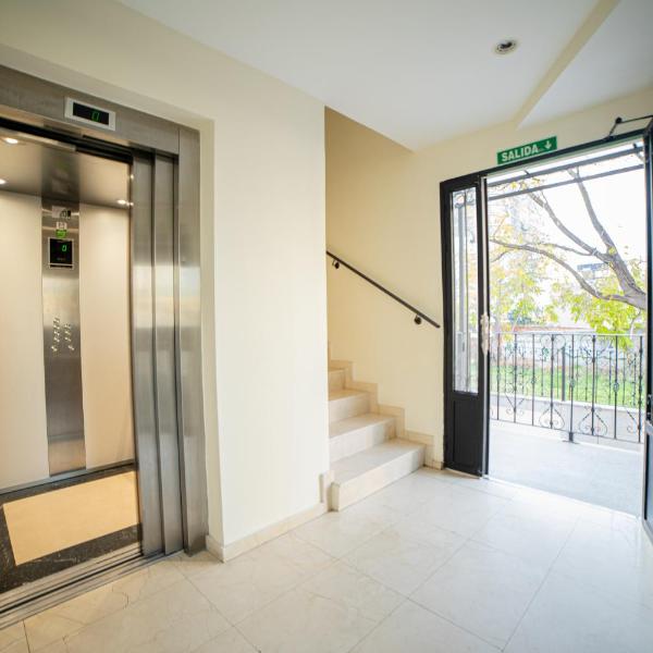 HEY APARTMENTS 1A93 -chamartin-, Madryt