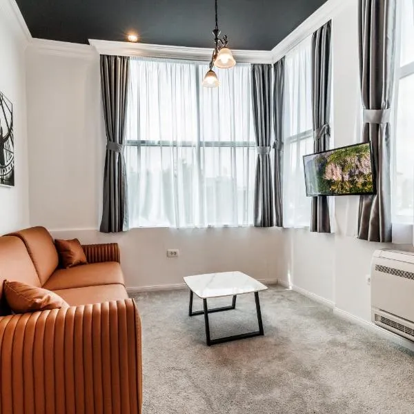 White unique Apart, hotel v Nikšiću