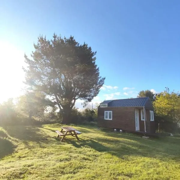 Nuit insolite en Tiny House, hotel v destinaci Questembert