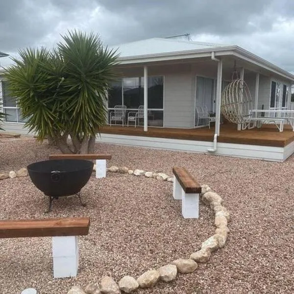 Ela meine 'Come stay', hotel in Port Moonta