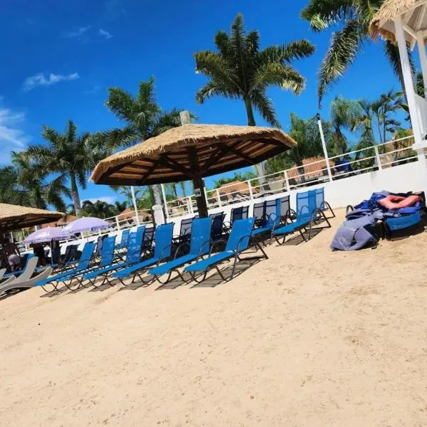 Crescent Lodge, hotel in Runaway Bay