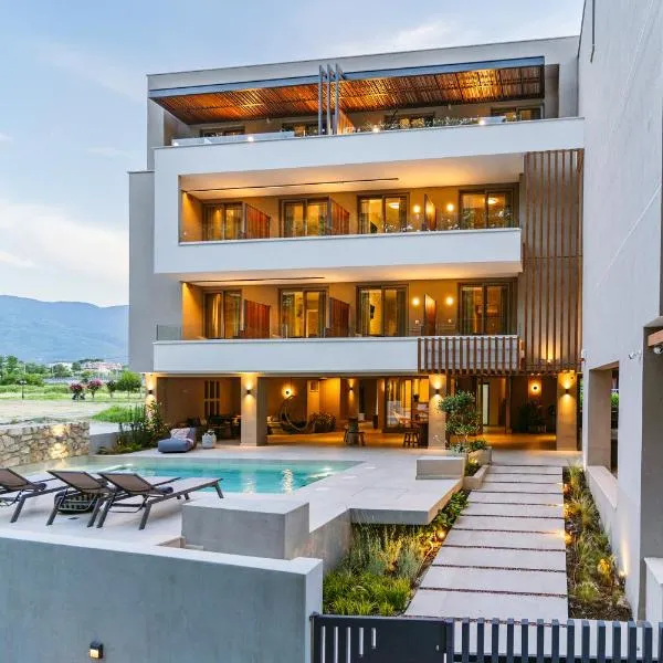 Funtukaki by the Pool, ξενοδοχείο στη Λεπτοκαρυά