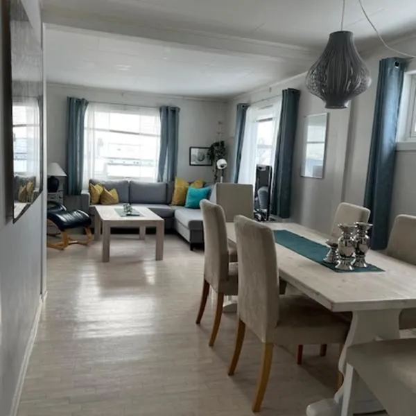 43 Oscarsgate 2 etasje, ξενοδοχείο σε Vadsø