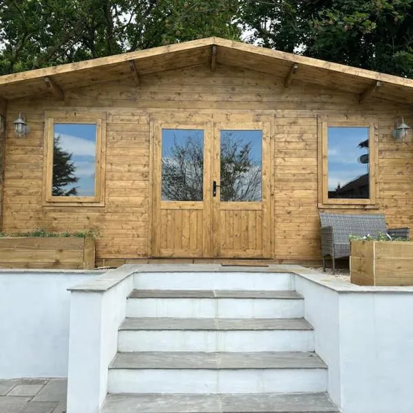 Estuary View Cabin, хотел в Penclawdd