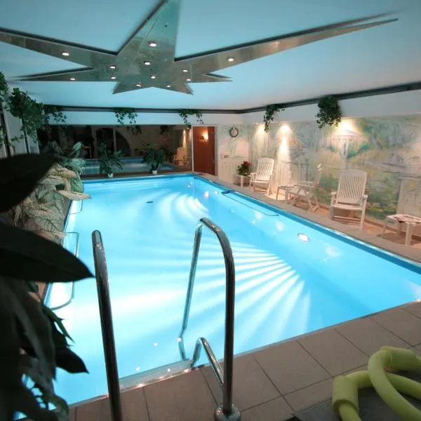 Hotel Im Schwedischen Hof، فندق في بينز