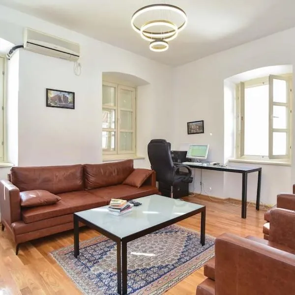 PERFECT OLD TOWN SPOT in Budva, hotel di Budva