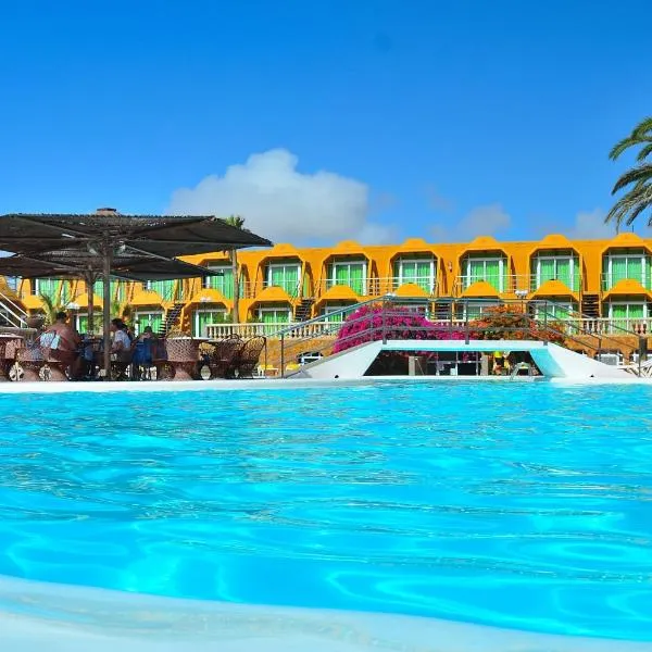 Aparthotel la Piramide, ξενοδοχείο σε Costa de Antigua