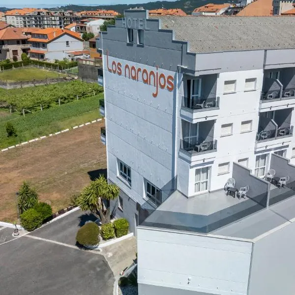Hotel Los Naranjos, hotel di Revolta
