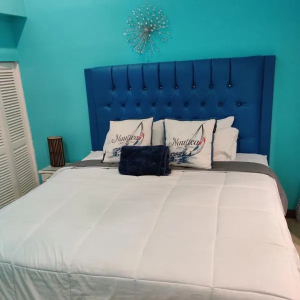 FISHERMAN's POINT BEACH-FRONT CONDOMANIA, hotel i Ocho Rios