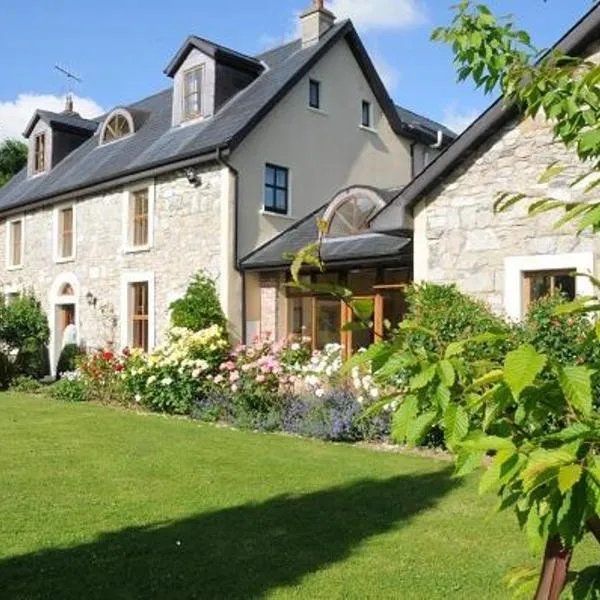 Grove House Country Rooms, hotel en Shanballymore