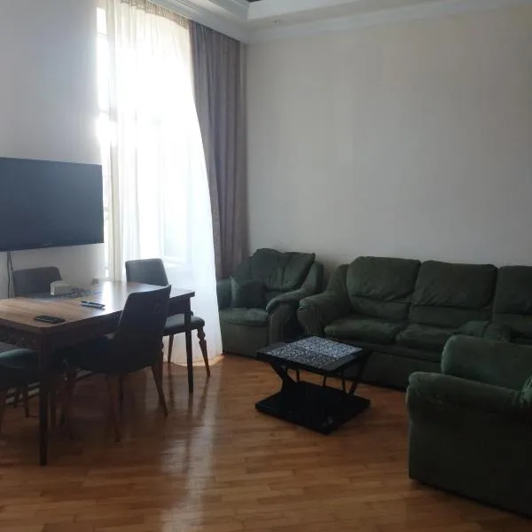 Апартамент на Абашидзе, hotel en Batumi