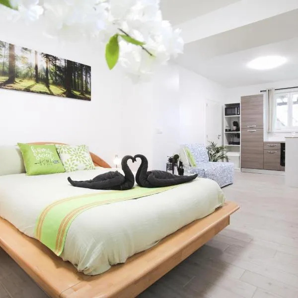 Gaume Sweet Home, hotel em Moyen