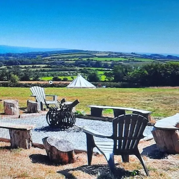 Summit Camping Kit Hill Rd Cornwall Panoramic Views Grass Pitch from 15pn or Bella Bell Tent 75pn, hotel di Callington