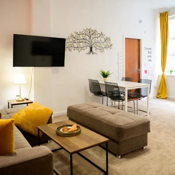 Autumn Breeze - 2BR - Sofa Bed - WiFi - - Central - Didsbury, viešbutis Mančesteryje