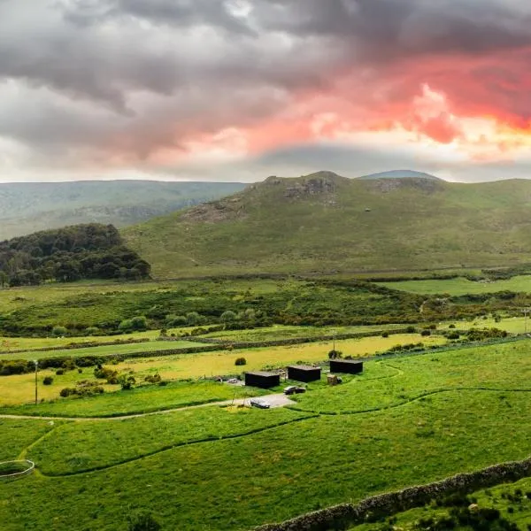 OAKWOOD GLAMPING Mourne Mountains, hotel v mestu Moyad