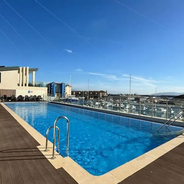 Luxury 1 bed with Pool and Sea Views, hotel in Gibraltar
