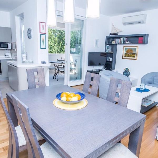 NEW! Carpe Diem 1,Split-Bacvice,free wi-fi, parking, Split