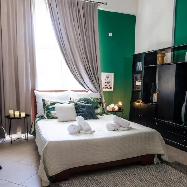 Cozy studio Anastasia-spotless-quiet-Free private garage, hotel em Cozani