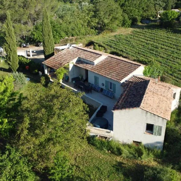 Chambre d hôtes en Provence, au pied du Luberon, les Coquelicots, ξενοδοχείο σε La Tour-dʼAigues