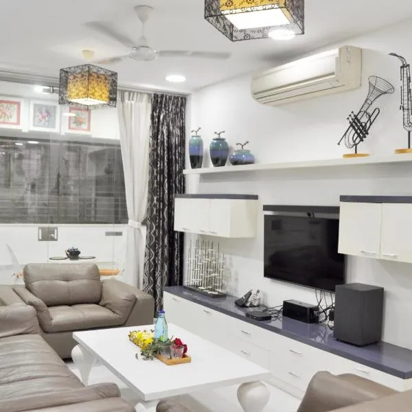 Kalpattaru Sadan Luxurios 3BHK，位于浦那的酒店