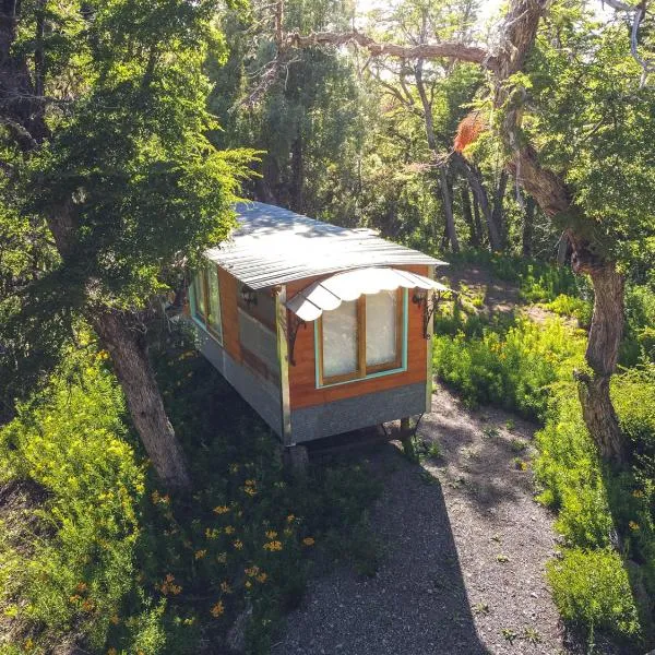 Casa Calvé tiny house en el bosque Vista a la montaña temporada Chapelco, hotel in San Martín de los Andes