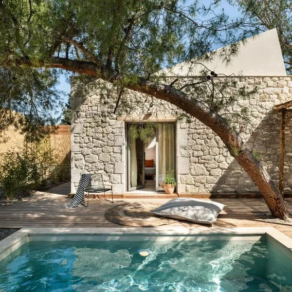 Ergon Beach House Nikiti، فندق في نيكيتي