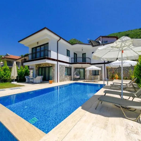 Mediterranean Breeze Villa - Family-Friendly Luxury Villa - Fethiye by Sunworld Villas, hôtel à Fethiye