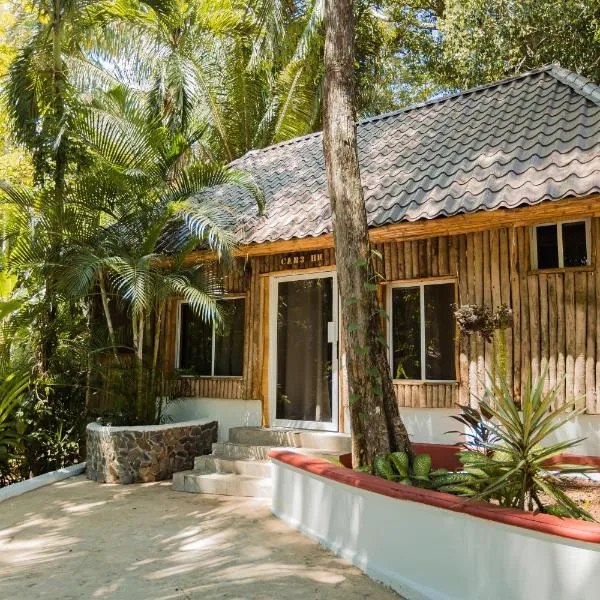 Falling Leaves Lodge, hotell San Ignacios