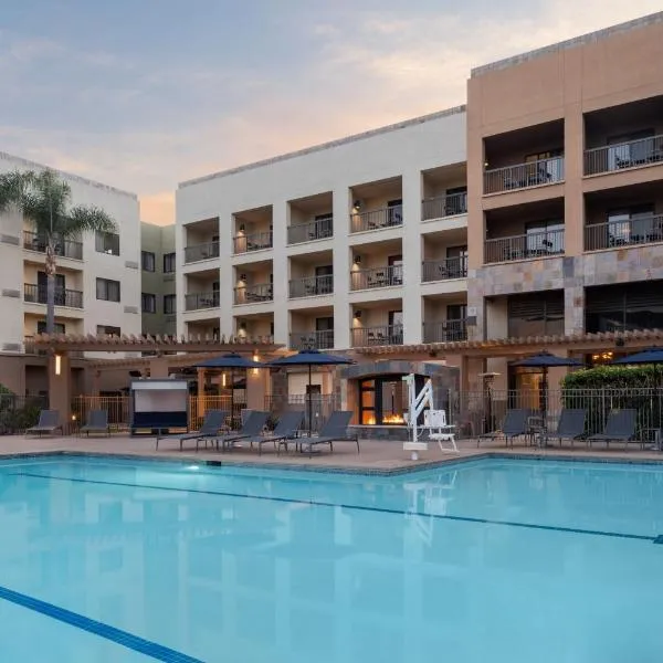 Courtyard San Diego Central - Outdoor Pool, Bar & Restaurant, hotel v San Diegu