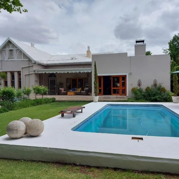 Oaktree, Hotel in Burgersdorp