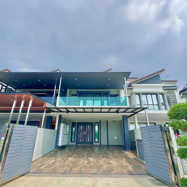 Landed Austin Homestay 11 Pax KTV Mahjong BBQ Glenmarie by Stayrene, ξενοδοχείο σε Johor Bahru