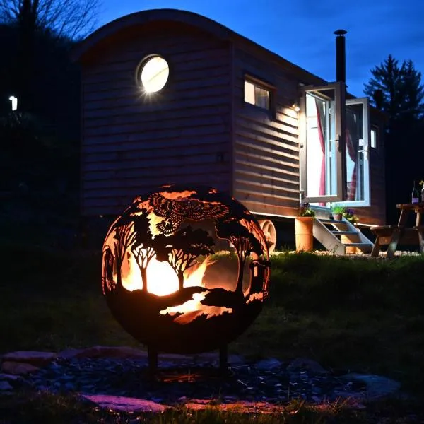 Meidrim Meadows luxury shepherd's hut、Mydrimのホテル