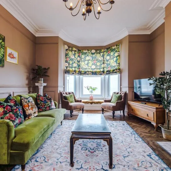 Russell Court by Orenda-Luxe, Hotel in Llandudno