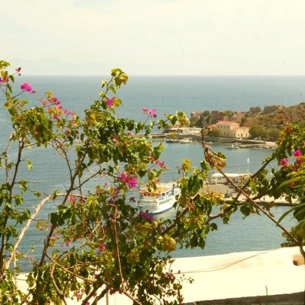 ELEGEO rockhouse, ξενοδοχείο στην Αγία Μαρίνα