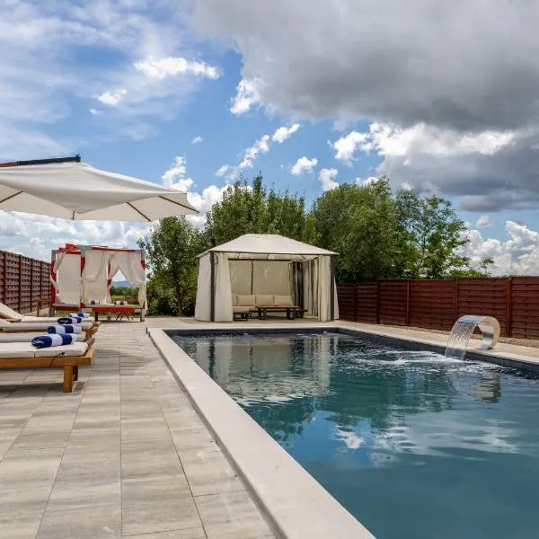 Ella, Hotel in Velika