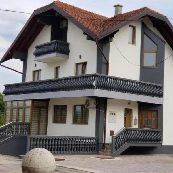 Teal Apartments, hotel u gradu Bihać