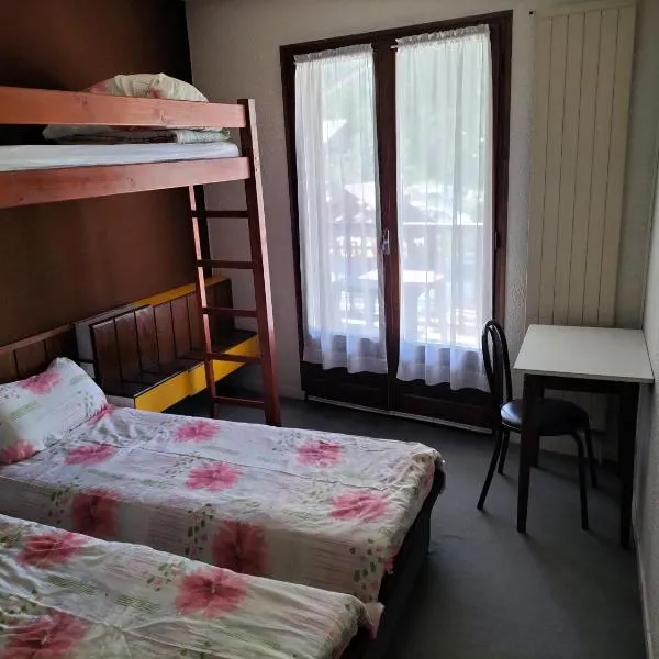 Chambre Triple avec Balcon et Salle de Bains Privative 4, hotel v destinácii Vallouise